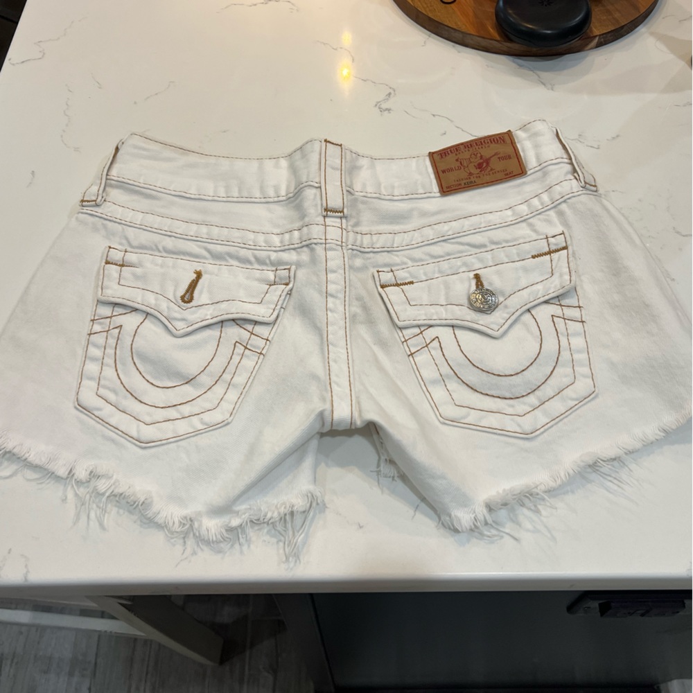 True Religion Keira women’s white jean shorts